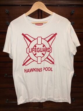 Stranger Things Lifeguard Hawkins Pool Graphic Tee Size L Netflix Official